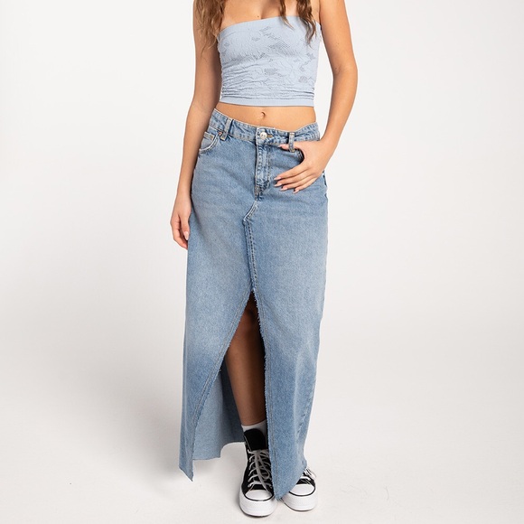 BDG Dresses & Skirts - BDG Urban Outfitters Womens Ruth Denim Maxi Skirt - Small - NWT